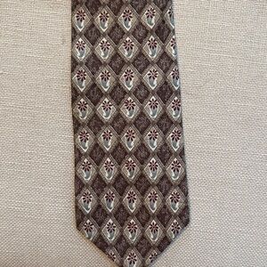 Classic Geometric Patterned Tie in Brown
